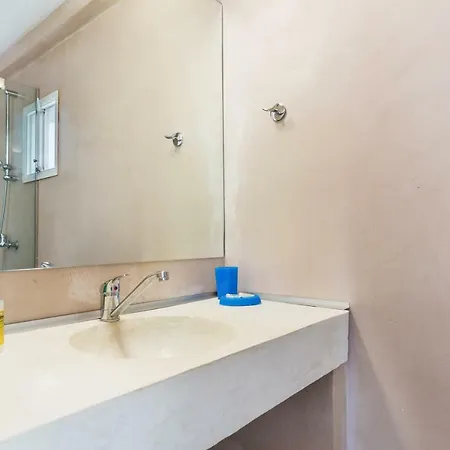 Sunrise Suites Kato Daratso